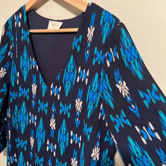 Everly Blue and White Colorful Geometric Patterned Shift Dress Medium 3/4 Sleeve - Picture 4 of 12